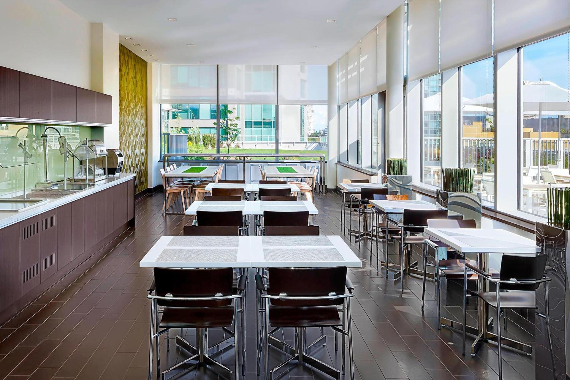 Element By Westin Vancouver Metrotown Burnaby Exteriör bild