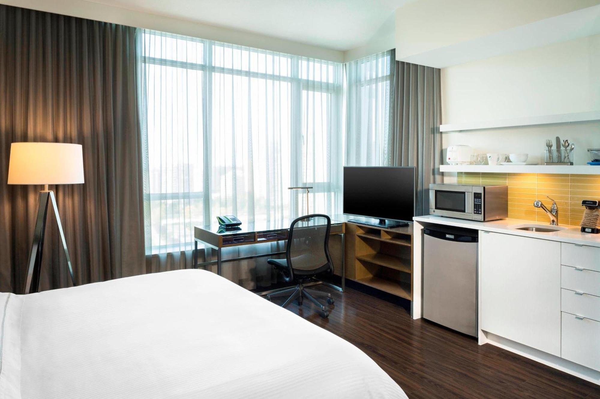 Element By Westin Vancouver Metrotown Burnaby Exteriör bild